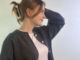 nude webcamgirl RainaMccorkle