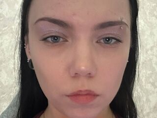 cam girl masturbating with sextoy RoniRopes