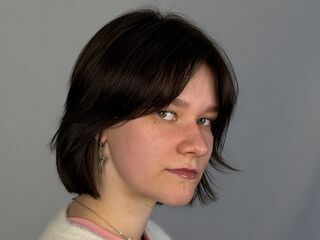 cam show ShiraTorstrick