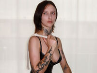 masturbating camgirl SkinnySelina