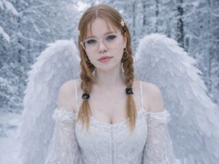 naughty camgirl masturbating with dildo TinaCandle