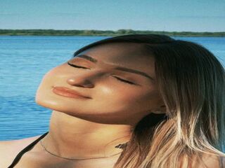 camgirl shaving pussy VerlineBurth