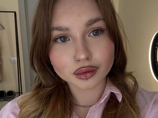 naked girl with webcam masturbating with dildo VernitaErmita