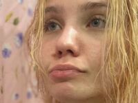 naked cam girl YallyGreen